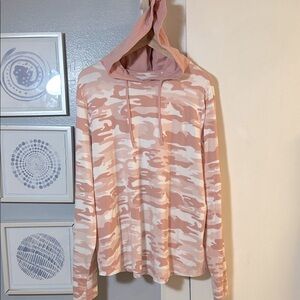 Belle Kim Gravel Tie Dye Camo Tripleluxe Hoodie w/Thumb Holes Light pink Size L